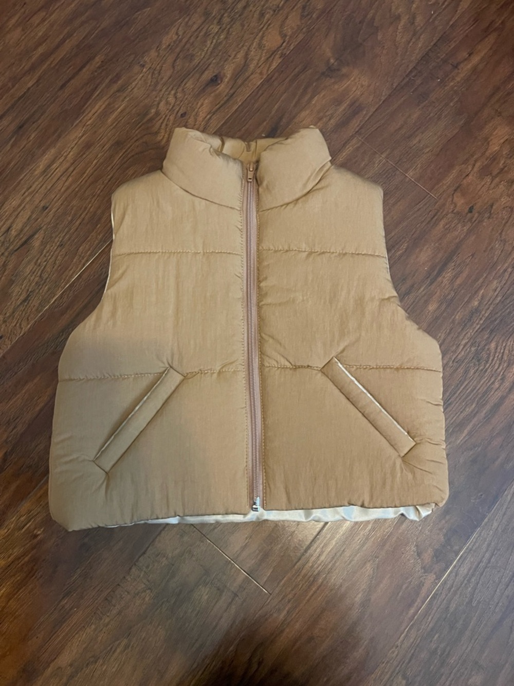 Tiger Friday Cropped Puffer Vest - Quicksand